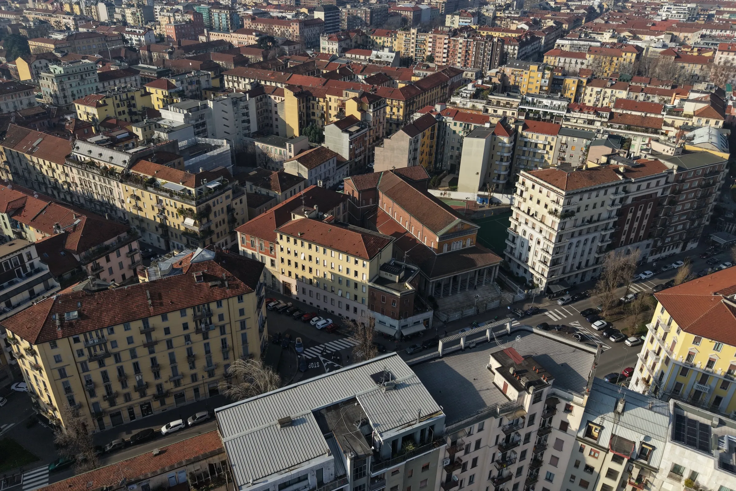 Vista aerea del quartiere universitario Città Studi Milano con la residenza Pensionato Bertoni