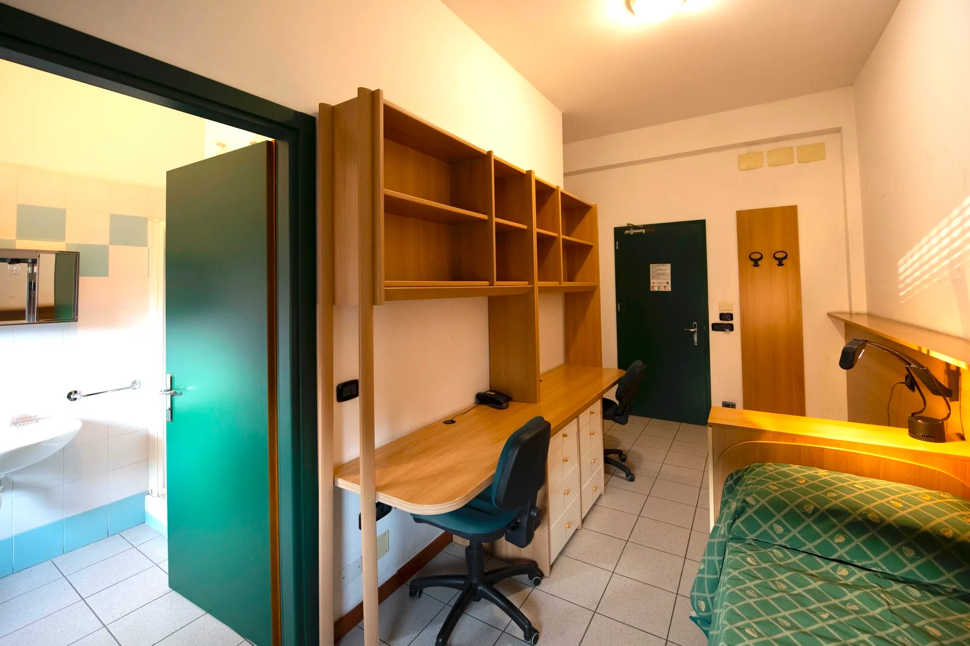 Stanza singola con scrivania, bagno privato e letto singolo